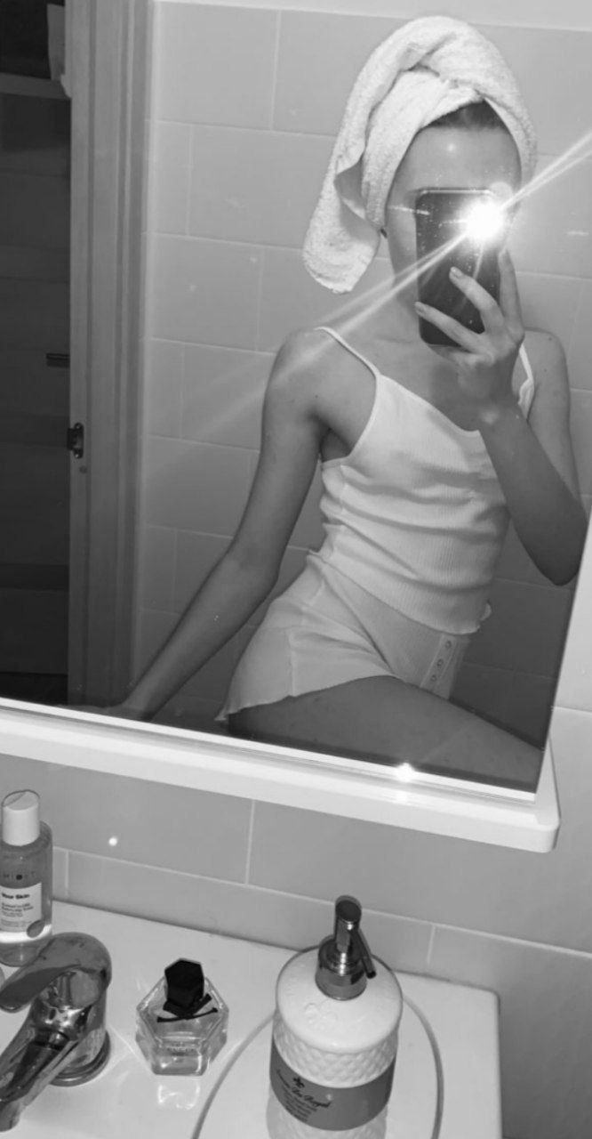 Карина, 21 profile.years_old — Алматы